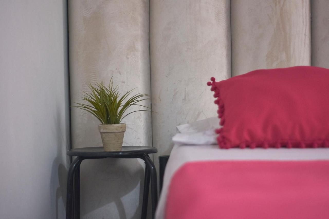 Hostal Casa Estacion Medellín Esterno foto