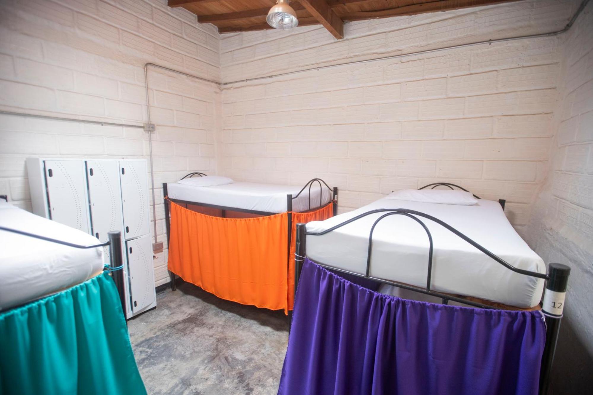 Hostal Casa Estacion Medellín Esterno foto