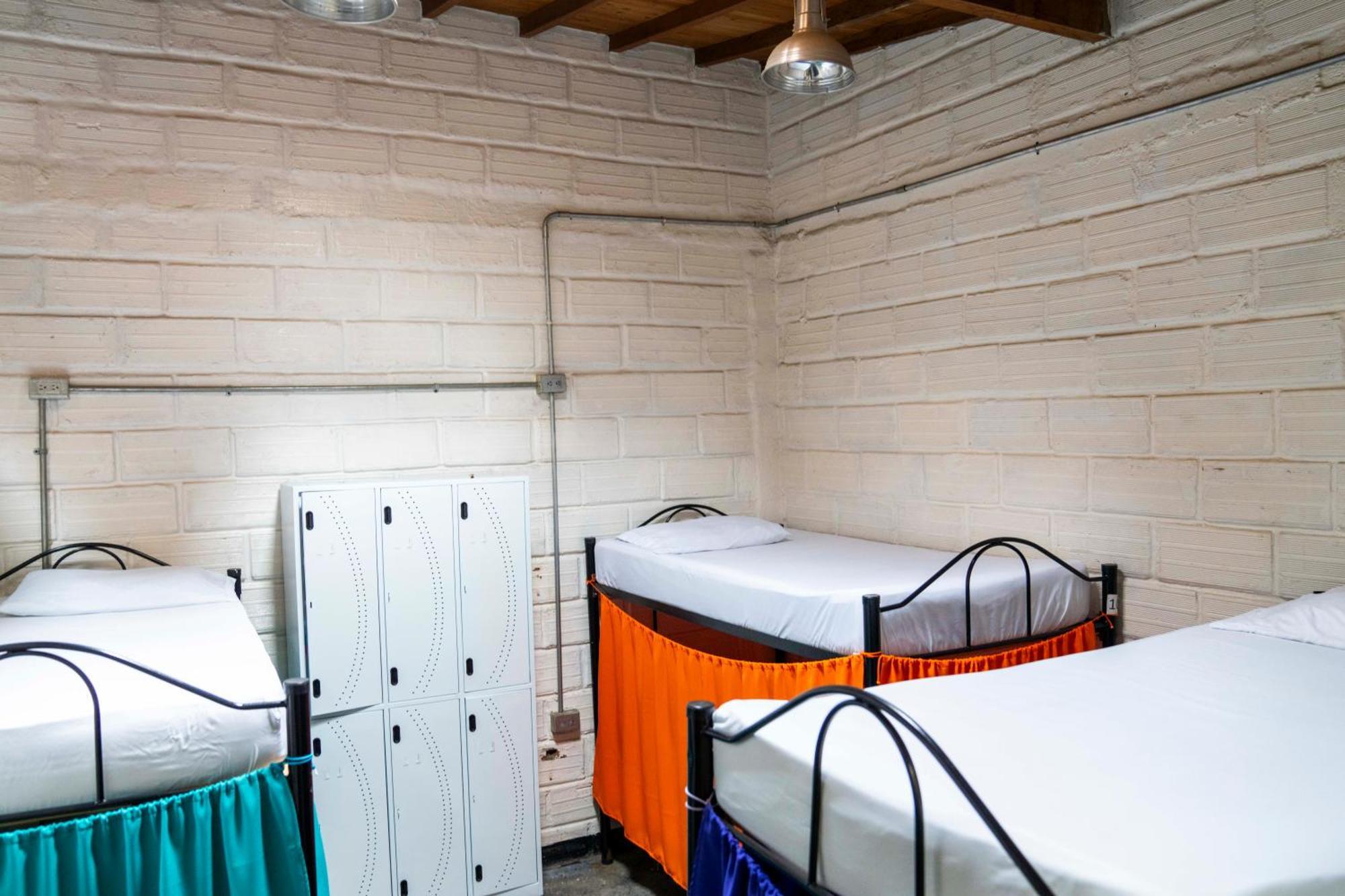 Hostal Casa Estacion Medellín Esterno foto